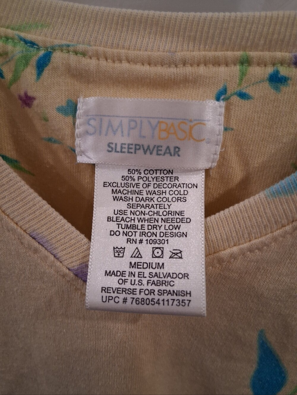 Simply Basic Pajama Set Si,e Medium - Picture 2 of 3